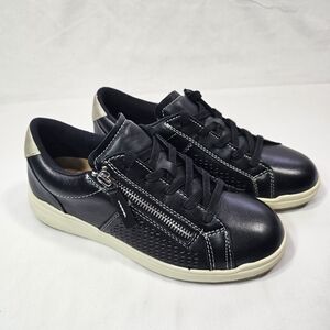 Earth Origins Women's Netta Black Lace-up Sneaker. Size 6M